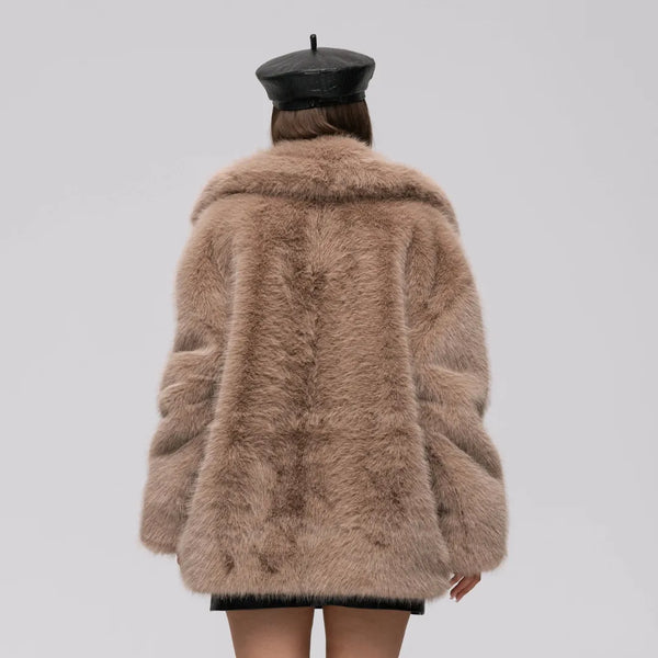 Шуба з екохутра сереньої довжини бежева