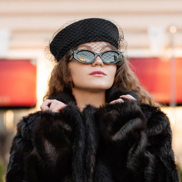 Берет з вуаллю