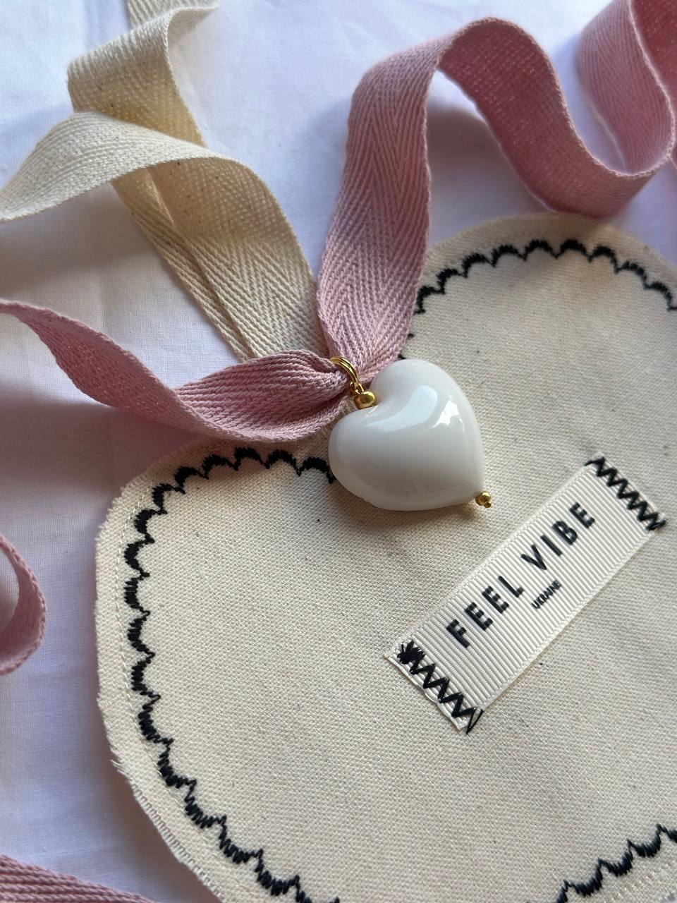 Намисто серце на шнурку