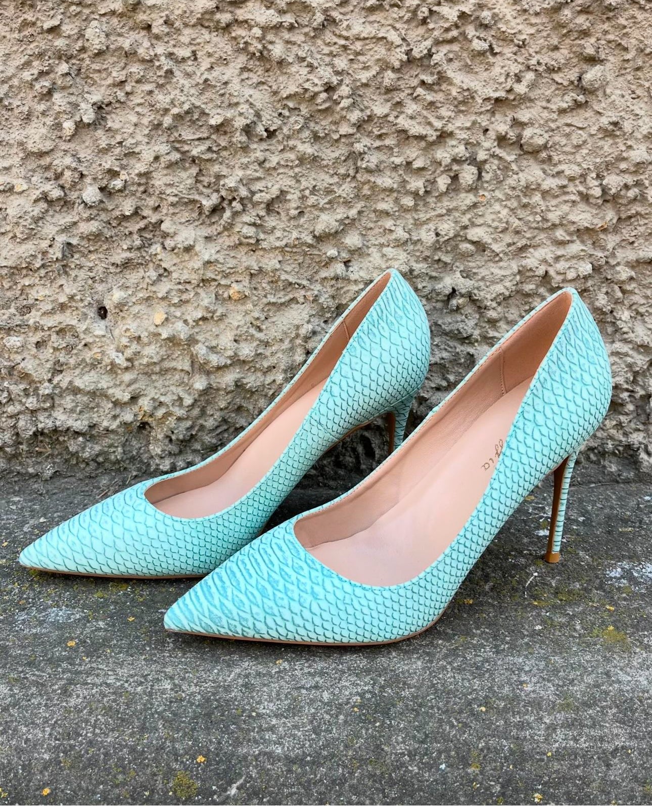 Mint reptile boat shoes