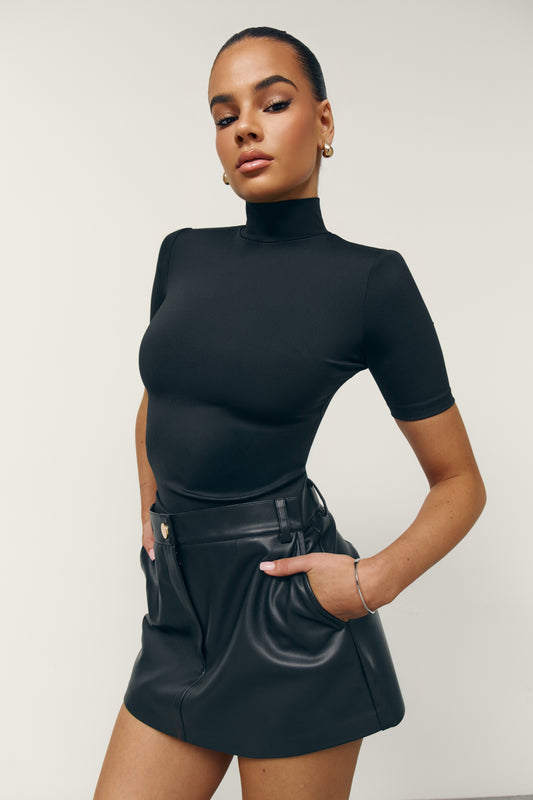 Гольф Mia (чорний)