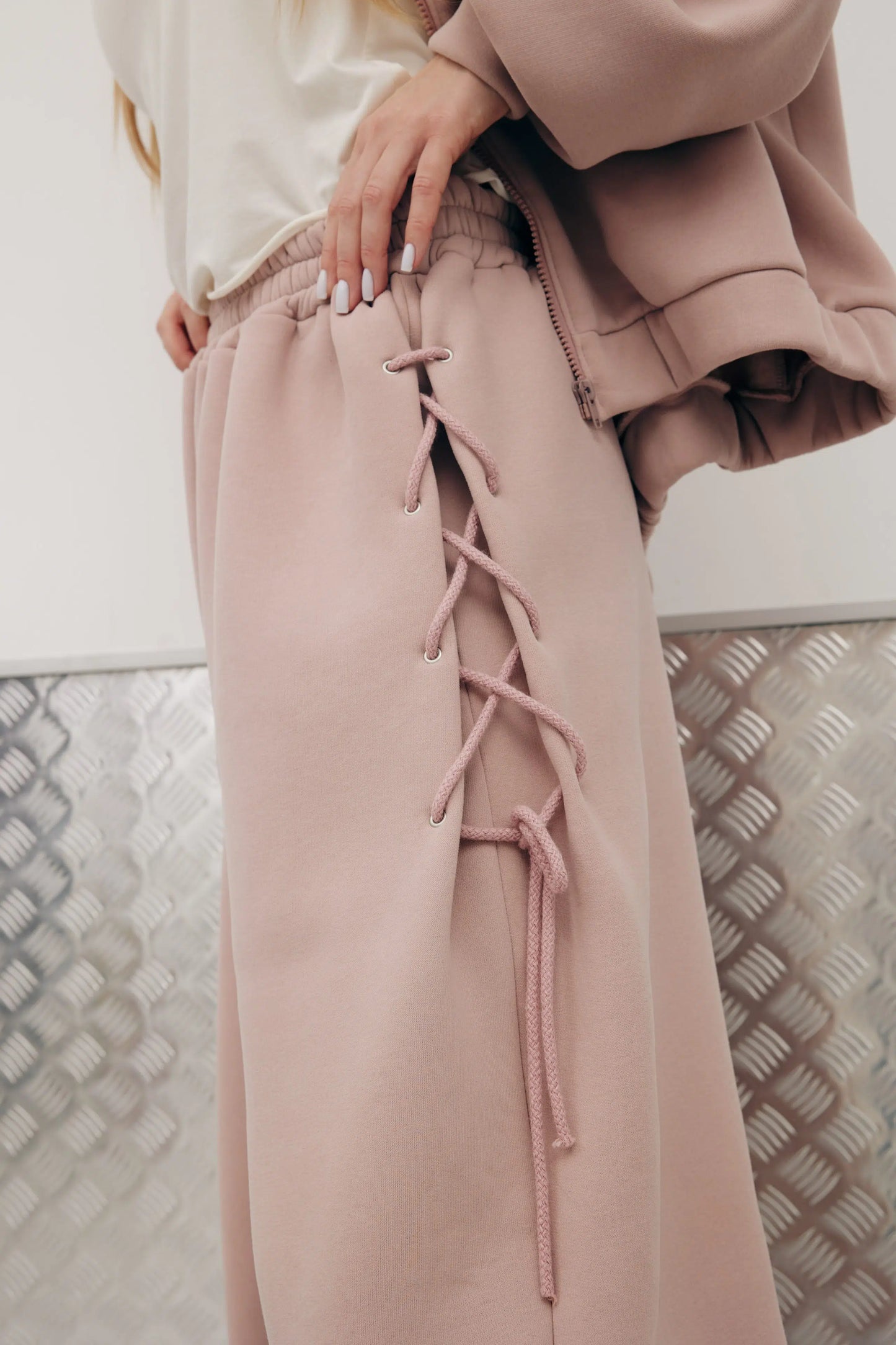 Штани з акцентною деталлю New Era of Me — рожеві