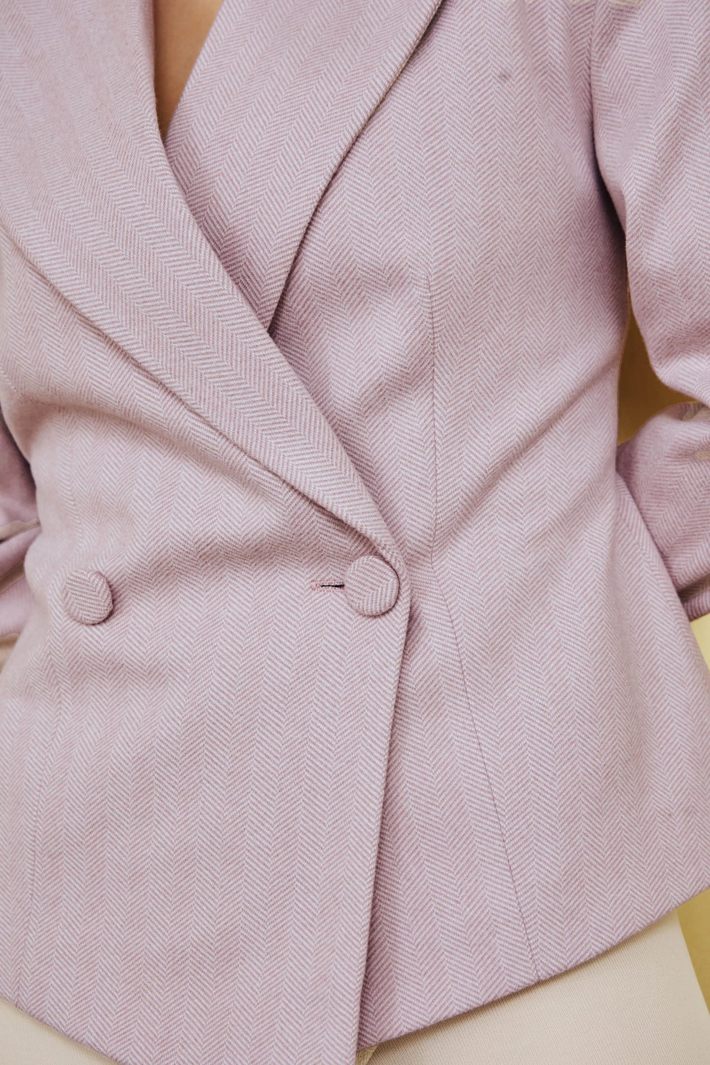 Рожевий приталений жакет