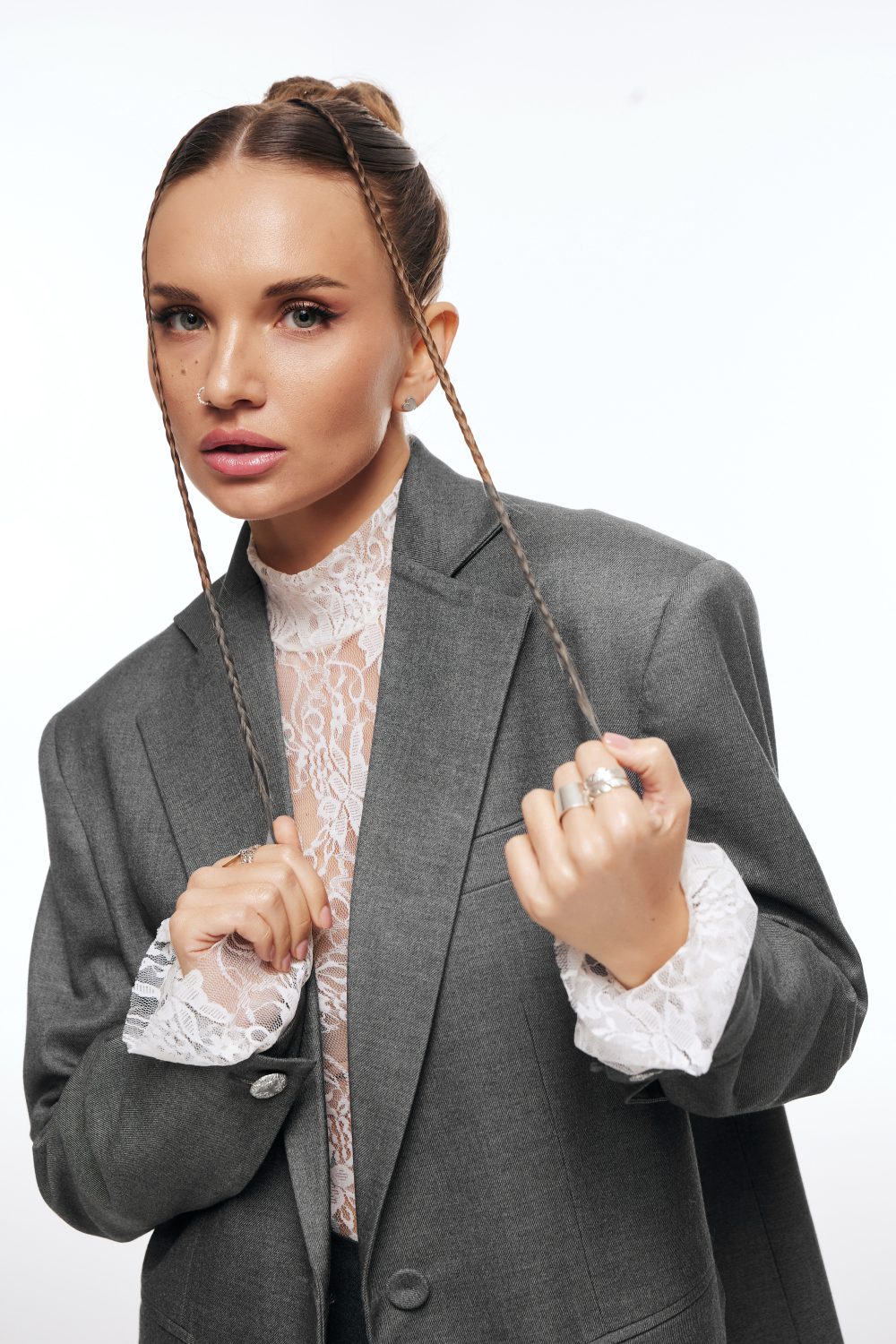 Жакет з молочним мереживом